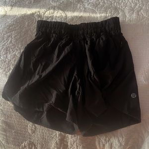 Lululemon Size: 2 Black “ Track That High-Rise Lined Short 5’’ “